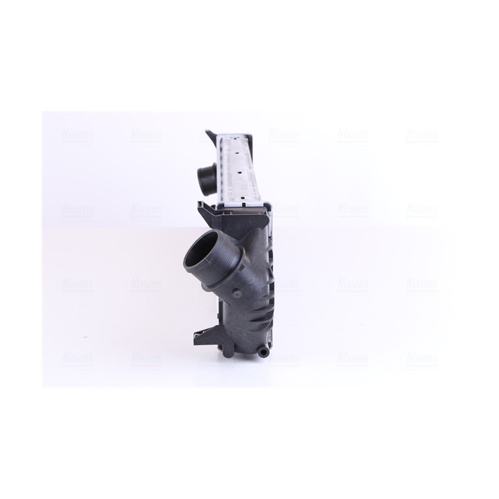 Chłodnica powietrza Intercooler NISSENS 96560