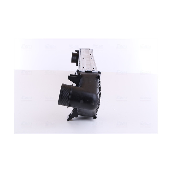 Chłodnica powietrza Intercooler NISSENS 96561